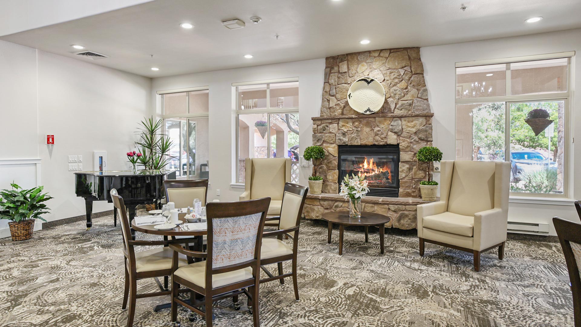 The Rio Grande dining roomfireplace